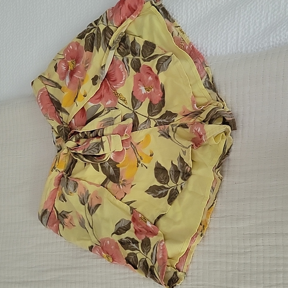 Hollister Tropical Tie Front Shorts